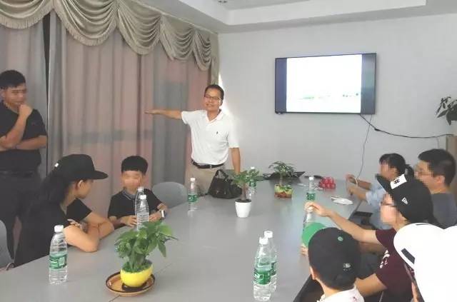 美成达高尔夫球亲子体验活动精彩回顾！(图2)