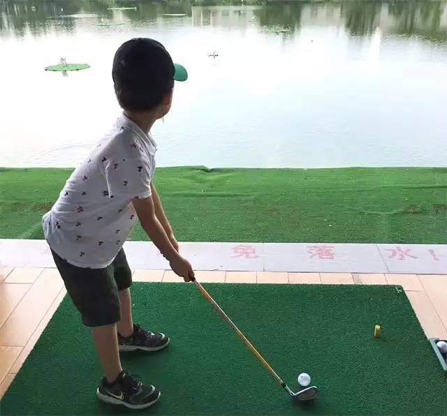 美成达高尔夫球亲子体验活动精彩回顾！(图5)